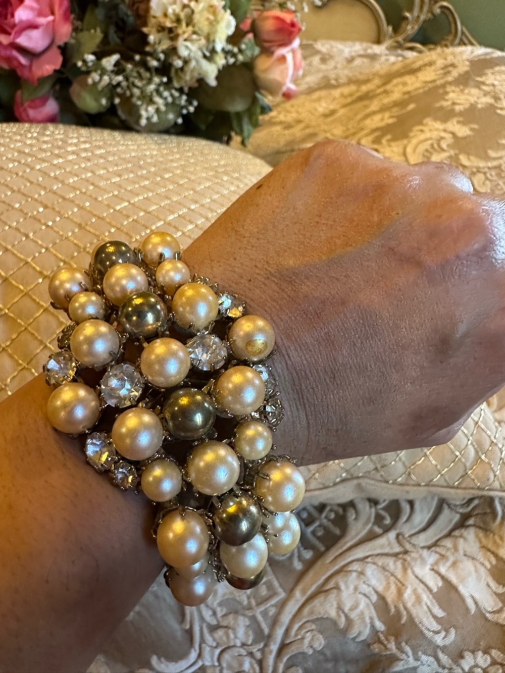 Gold and cream pearl bracelet with rhinestones